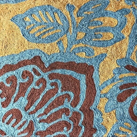 ANTHROPOLOGIE 100% Wool Embroidered pillow 30x30 - Picture 4 of 7